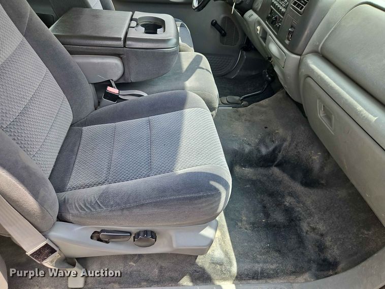 image for item FN5715 2003 Ford F250 Super Duty Crew Cab pickup truck