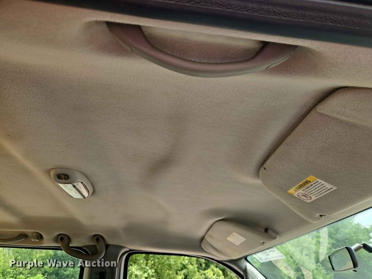 image for item FN5715 2003 Ford F250 Super Duty Crew Cab pickup truck