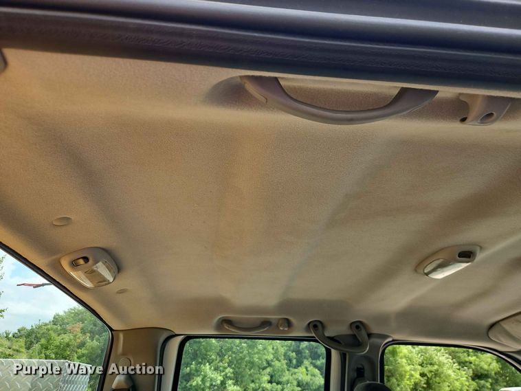 image for item FN5715 2003 Ford F250 Super Duty Crew Cab pickup truck