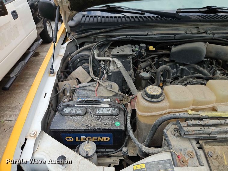 image for item FN5715 2003 Ford F250 Super Duty Crew Cab pickup truck