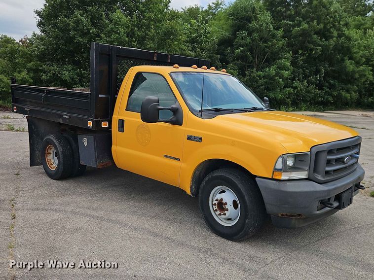 image for item FN5716 2003 Ford F350 Super Duty XL dump flatbed pickup truck