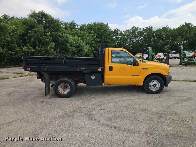 image for item FN5716 2003 Ford F350 Super Duty XL dump flatbed pickup truck