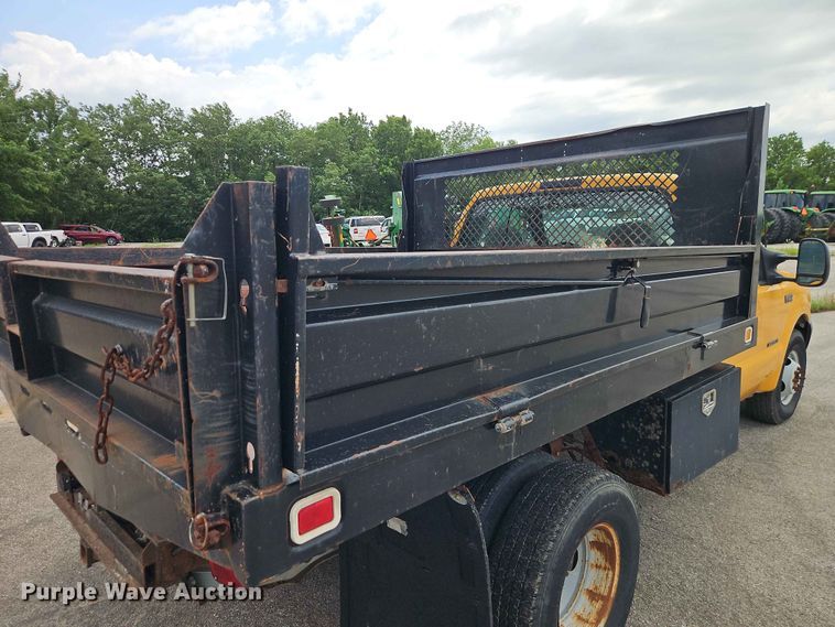 image for item FN5716 2003 Ford F350 Super Duty XL dump flatbed pickup truck