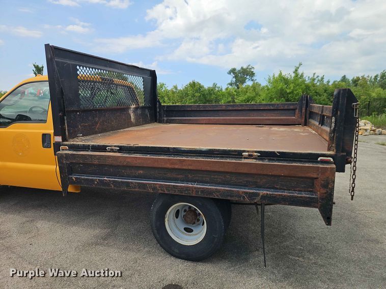 image for item FN5716 2003 Ford F350 Super Duty XL dump flatbed pickup truck