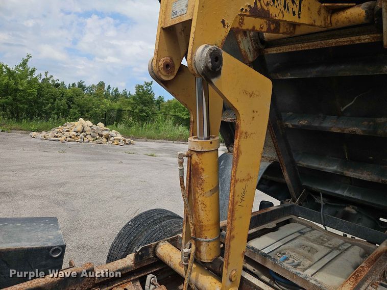 image for item FN5716 2003 Ford F350 Super Duty XL dump flatbed pickup truck