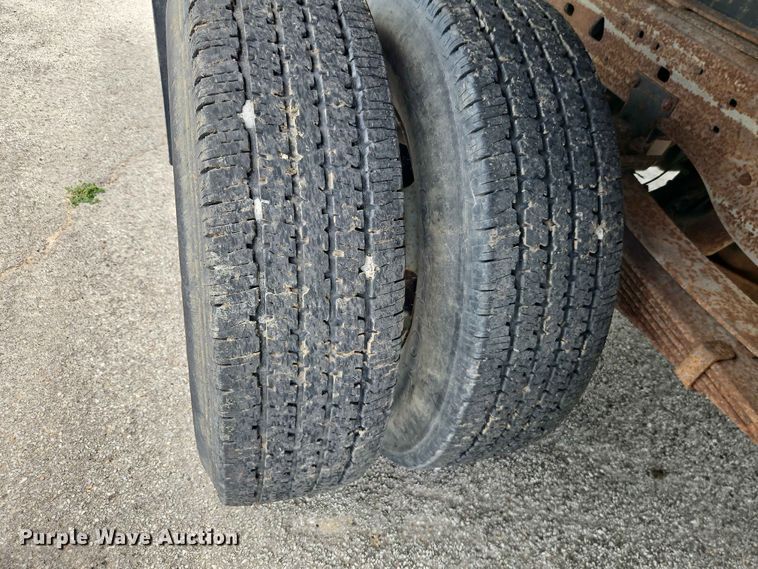 image for item FN5716 2003 Ford F350 Super Duty XL dump flatbed pickup truck