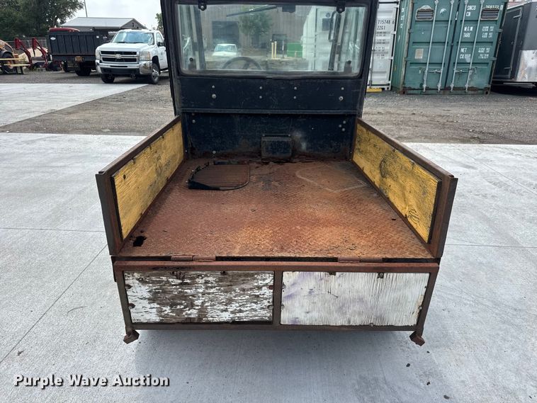 image for item NA9498 Cushman Haulster utility vehicle