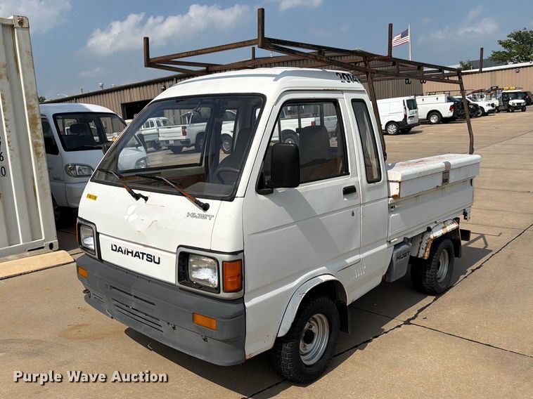 image for item NA9499 1993 Daihatsu Hijet mini truck