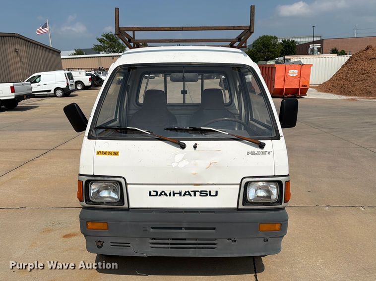 image for item NA9499 1993 Daihatsu Hijet mini truck