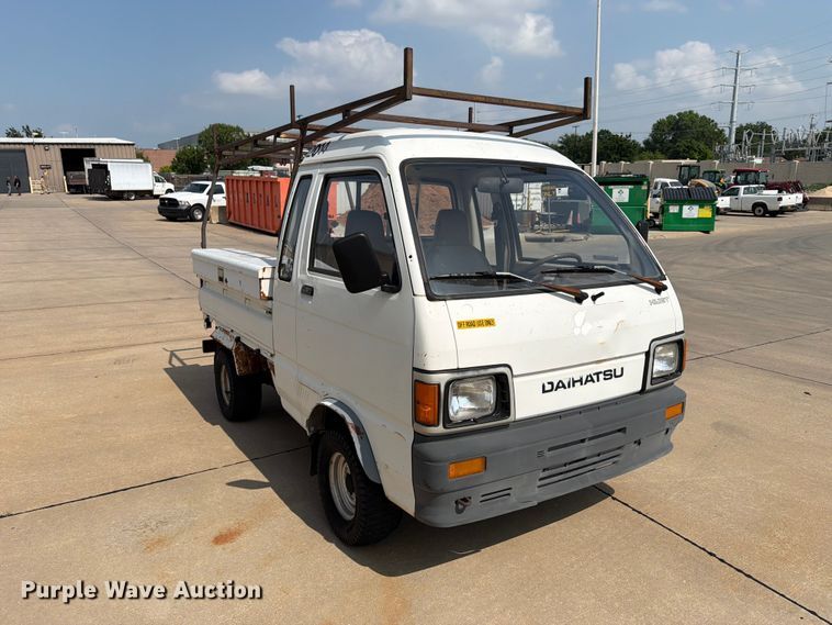 image for item NA9499 1993 Daihatsu Hijet mini truck