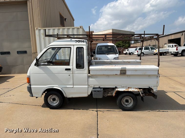 image for item NA9499 1993 Daihatsu Hijet mini truck