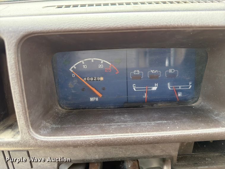 image for item NA9499 1993 Daihatsu Hijet mini truck