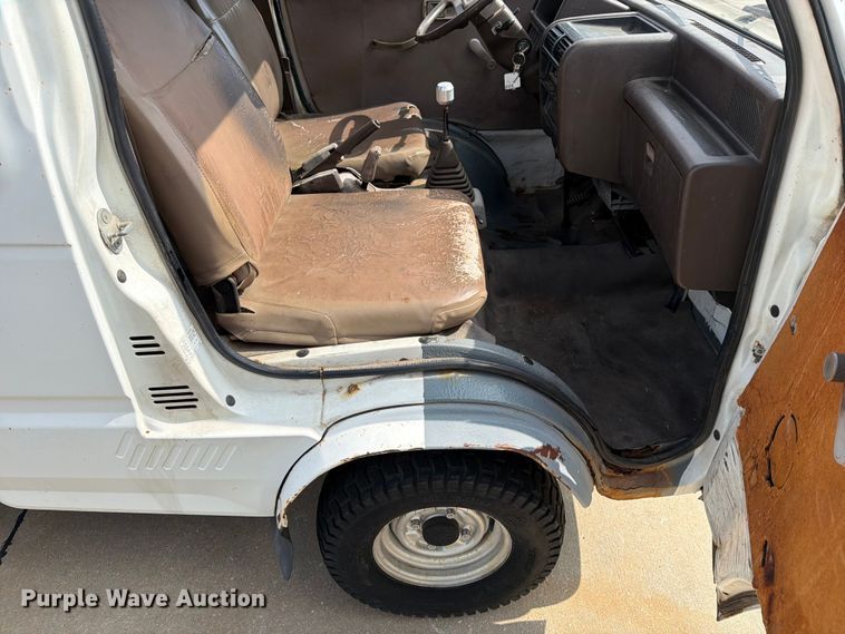 image for item NA9499 1993 Daihatsu Hijet mini truck