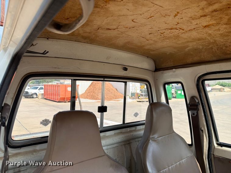 image for item NA9499 1993 Daihatsu Hijet mini truck