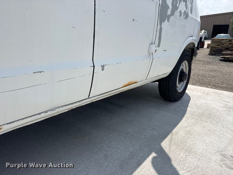 image for item NA9500 2002 Dodge Ram Wagon B2500 van