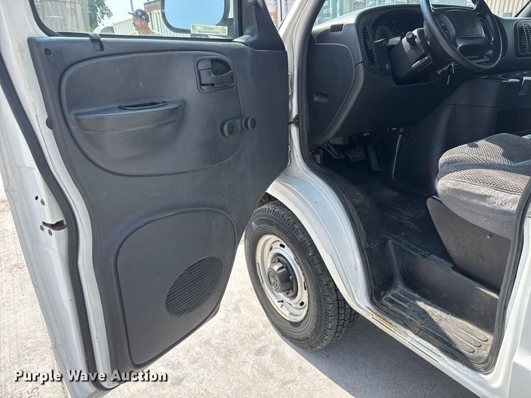 image for item NA9500 2002 Dodge Ram Wagon B2500 van