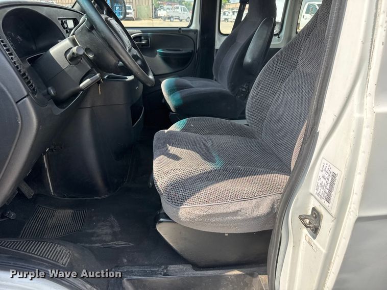 image for item NA9500 2002 Dodge Ram Wagon B2500 van