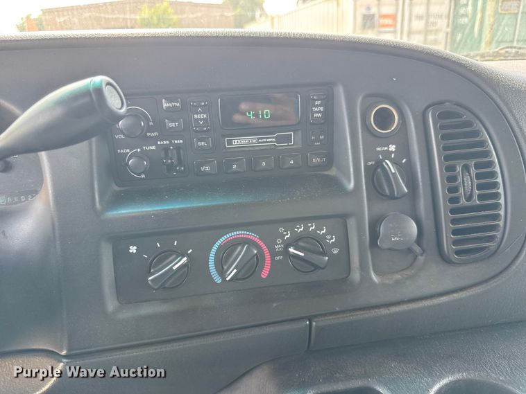 image for item NA9500 2002 Dodge Ram Wagon B2500 van