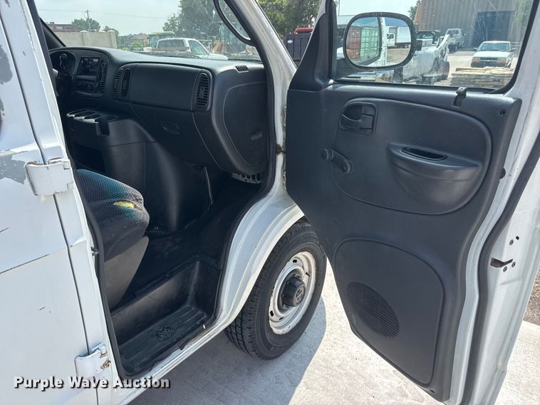 image for item NA9500 2002 Dodge Ram Wagon B2500 van