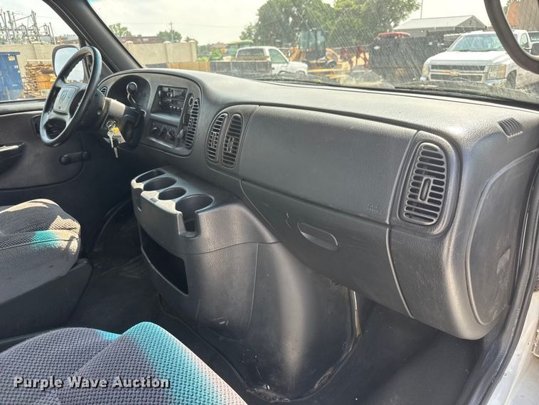 image for item NA9500 2002 Dodge Ram Wagon B2500 van