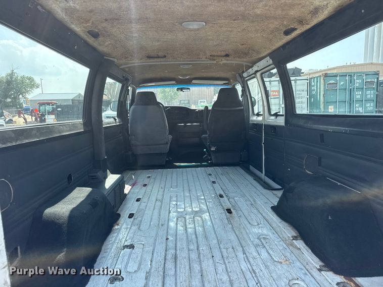 image for item NA9500 2002 Dodge Ram Wagon B2500 van