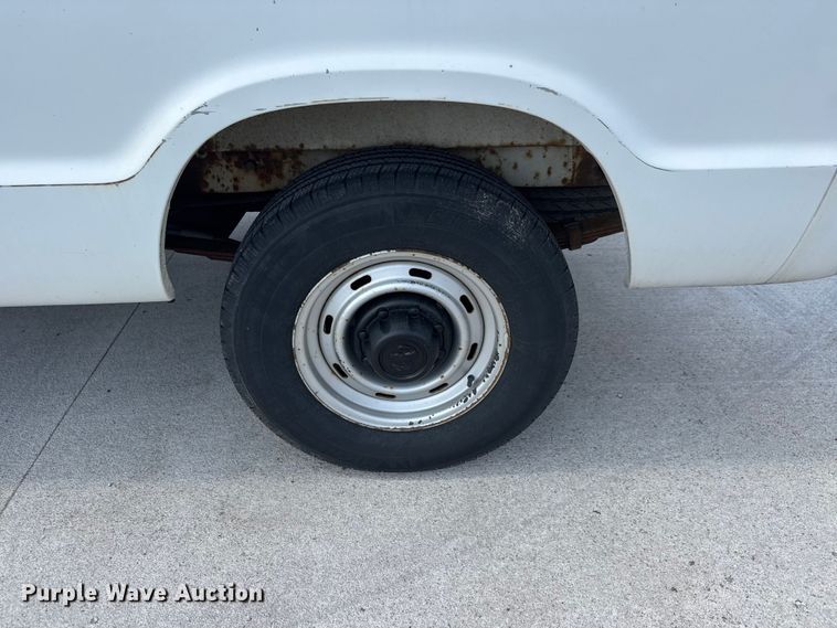 image for item NA9500 2002 Dodge Ram Wagon B2500 van