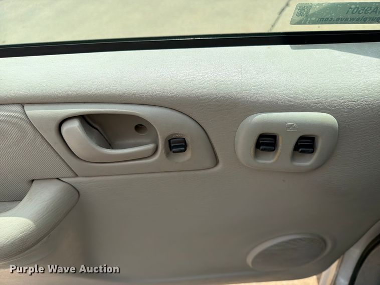 image for item NA9501 2006 Dodge Caravan van