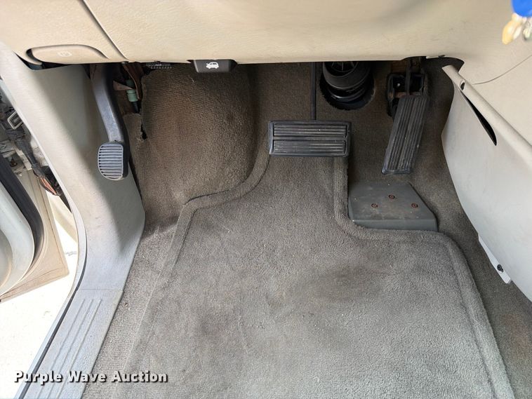 image for item NA9501 2006 Dodge Caravan van