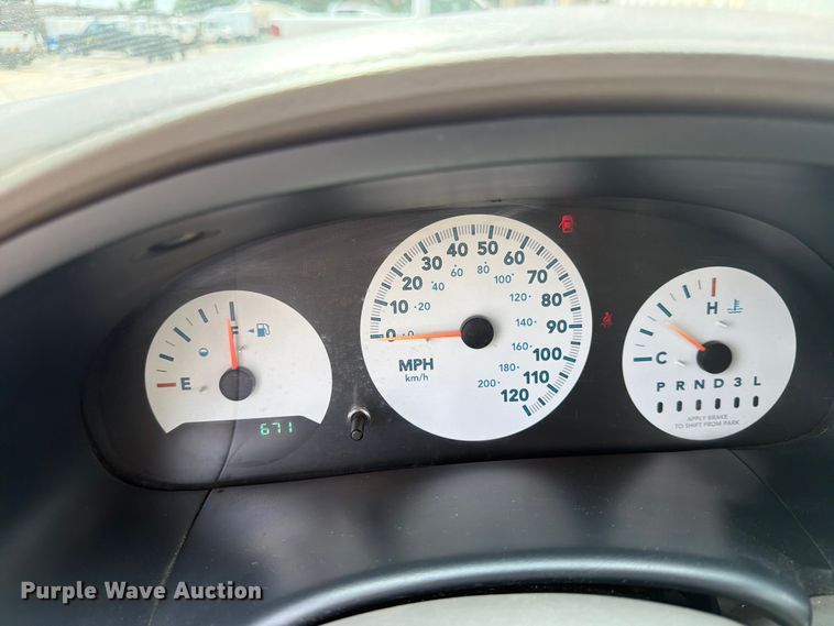 image for item NA9501 2006 Dodge Caravan van