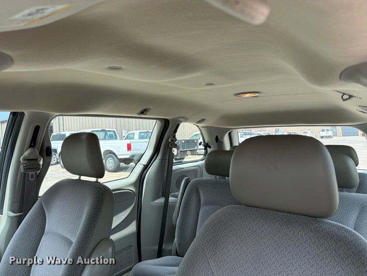 image for item NA9501 2006 Dodge Caravan van