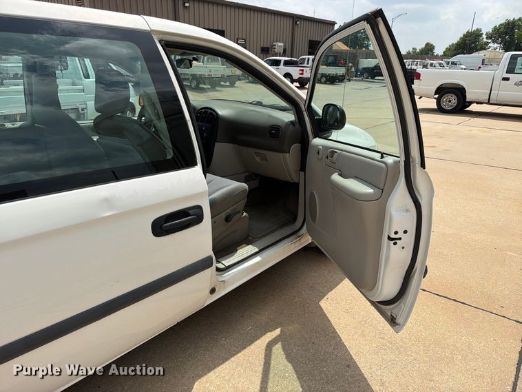 image for item NA9501 2006 Dodge Caravan van
