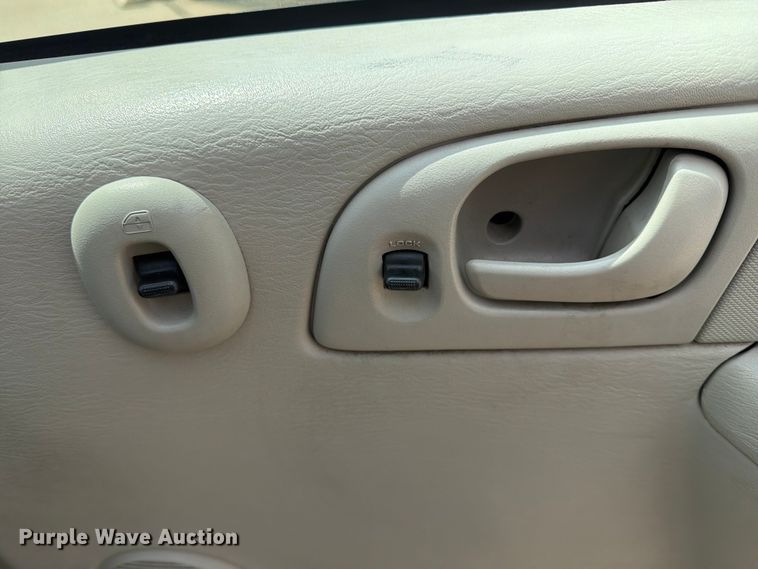 image for item NA9501 2006 Dodge Caravan van
