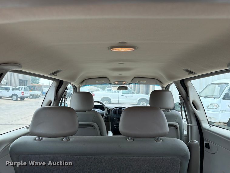 image for item NA9501 2006 Dodge Caravan van