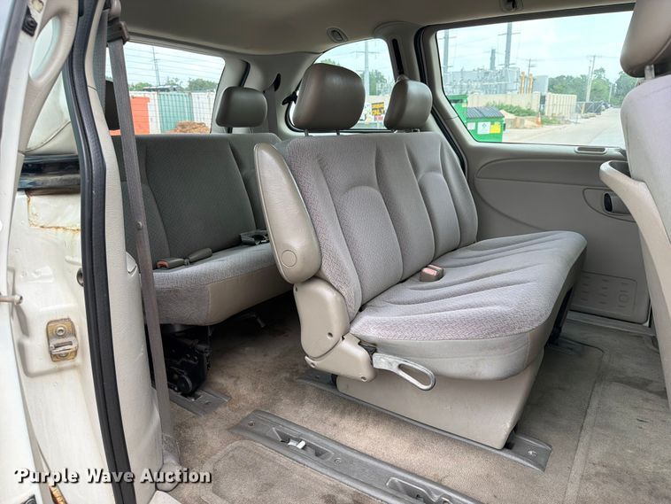 image for item NA9501 2006 Dodge Caravan van
