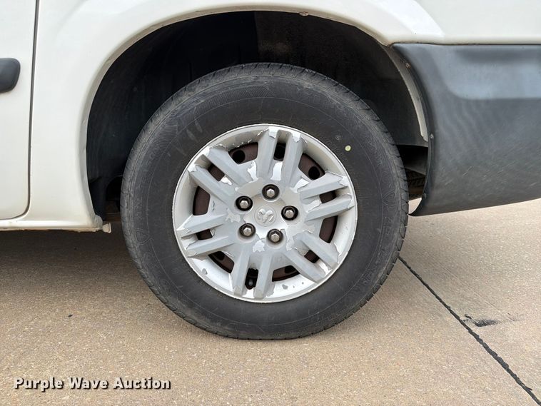 image for item NA9501 2006 Dodge Caravan van