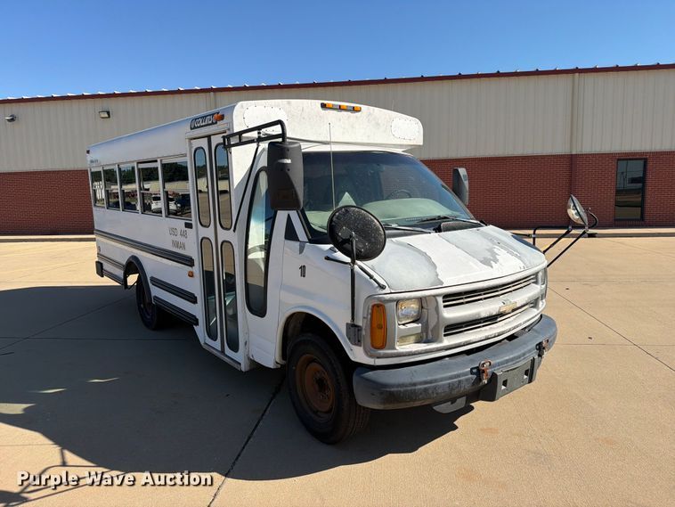 image for item NA9542 2001 Chevrolet Express 3500 shuttle bus