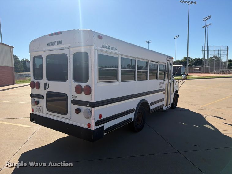image for item NA9542 2001 Chevrolet Express 3500 shuttle bus