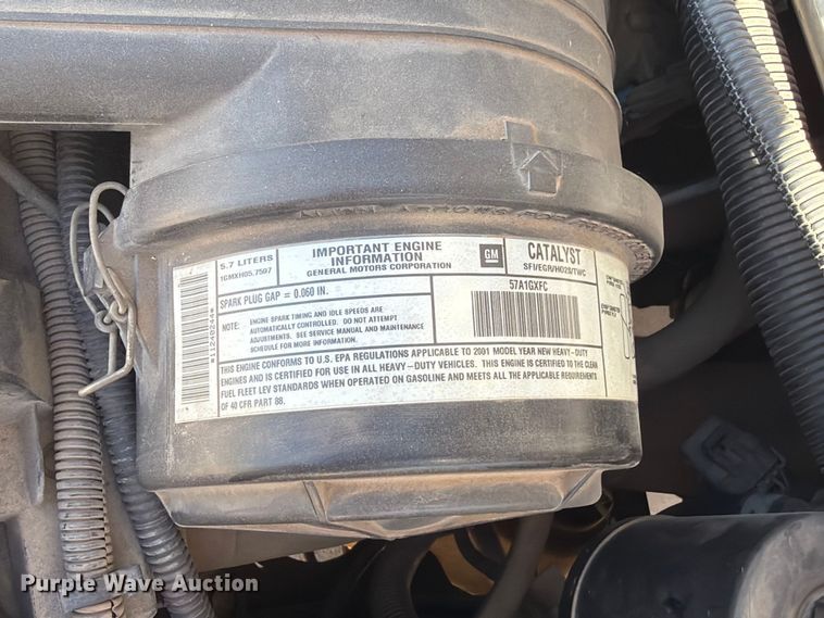 image for item NA9542 2001 Chevrolet Express 3500 shuttle bus