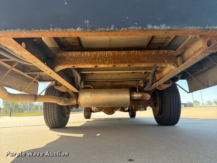 image for item NA9542 2001 Chevrolet Express 3500 shuttle bus