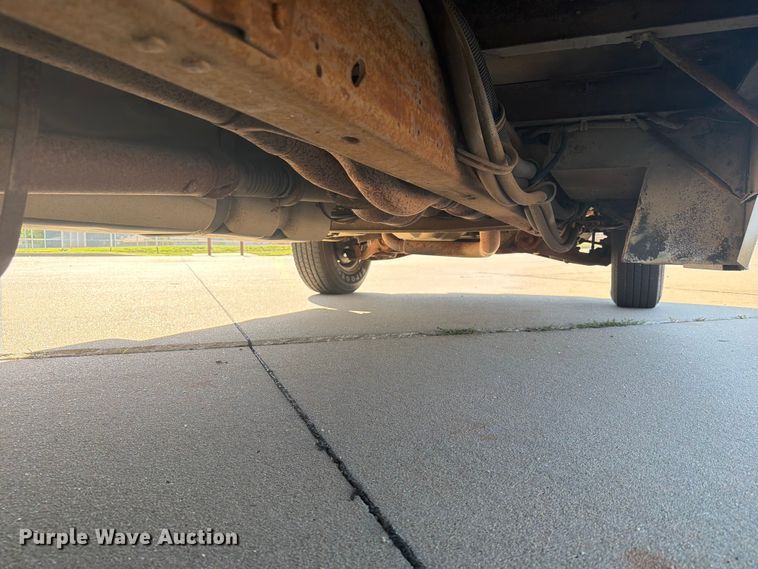 image for item NA9542 2001 Chevrolet Express 3500 shuttle bus