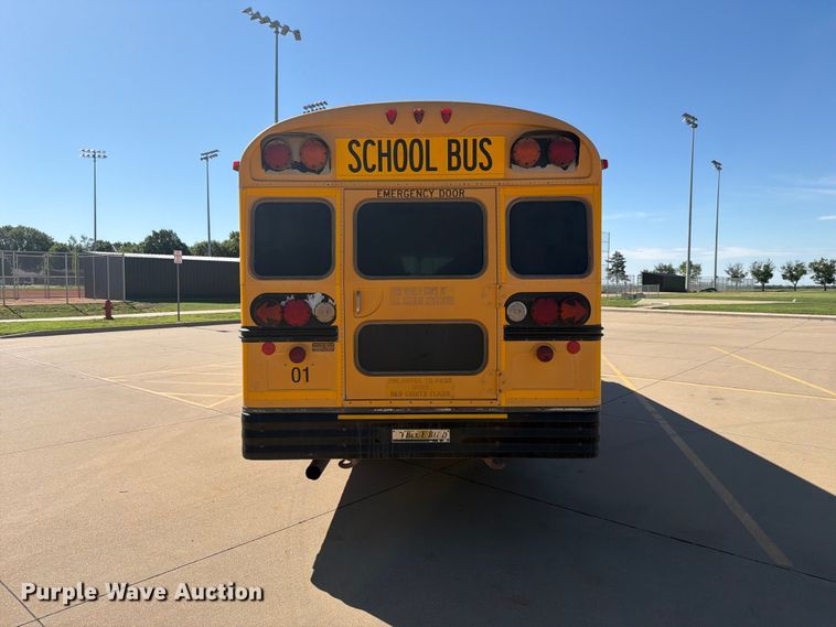 image for item NA9543 2002 Chevrolet B7 school bus