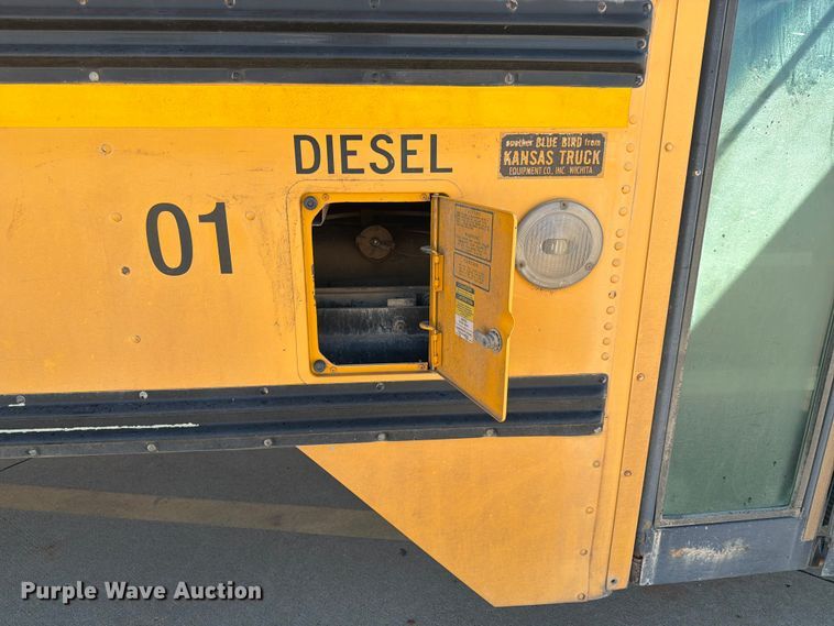 image for item NA9543 2002 Chevrolet B7 school bus