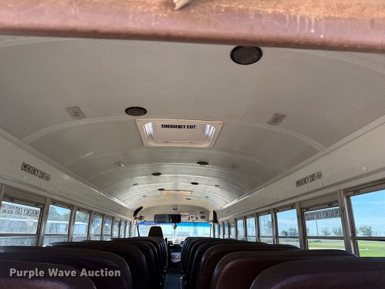 image for item NA9543 2002 Chevrolet B7 school bus