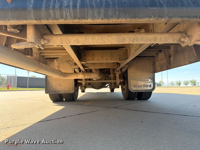 image for item NA9543 2002 Chevrolet B7 school bus