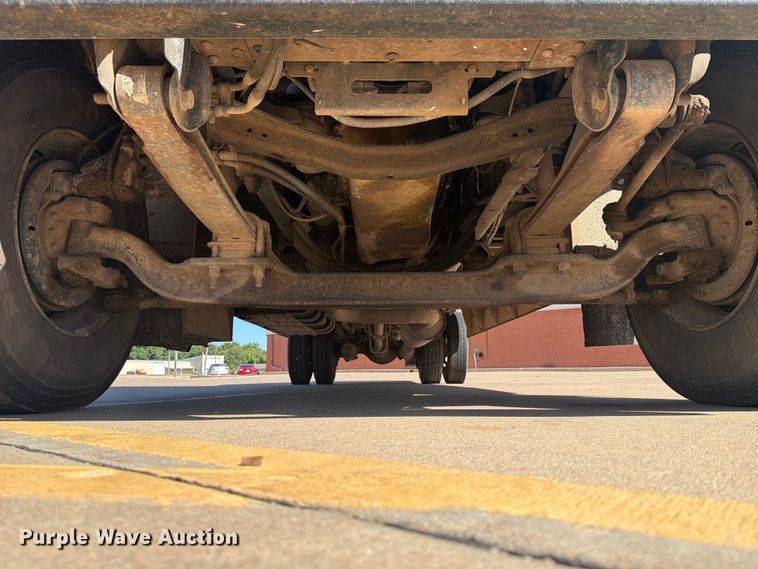 image for item NA9543 2002 Chevrolet B7 school bus