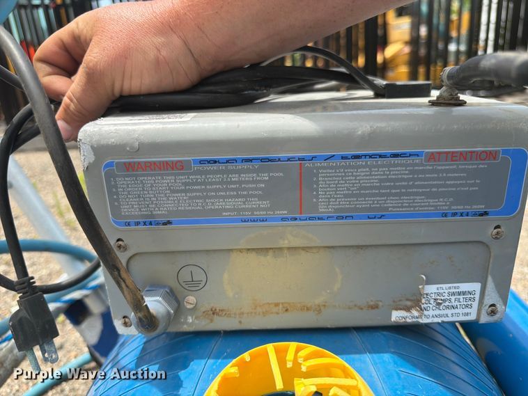 image for item NF9770 Gemini pool cleaner