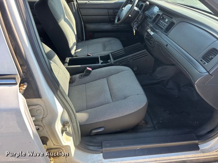 image for item NJ9050 2006 Ford Crown Victoria Police Interceptor 