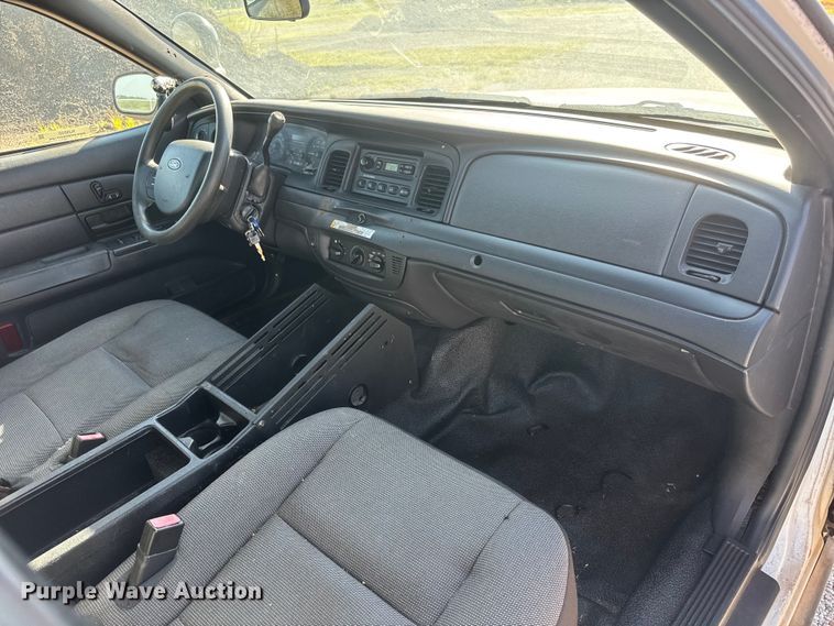 image for item NJ9050 2006 Ford Crown Victoria Police Interceptor 