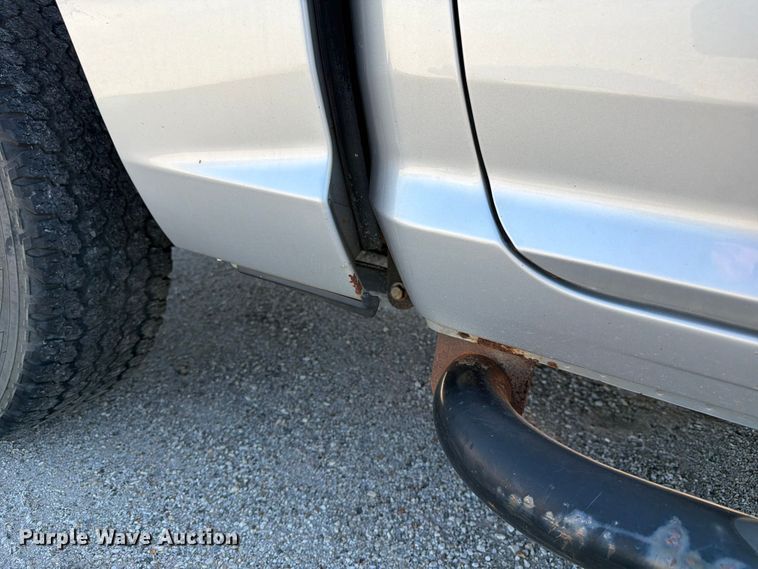 image for item NJ9051 2014 RAM 1500 Crew Cab pickup truck