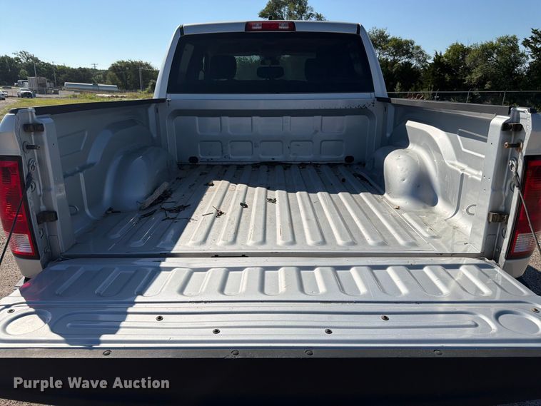 image for item NJ9051 2014 RAM 1500 Crew Cab pickup truck